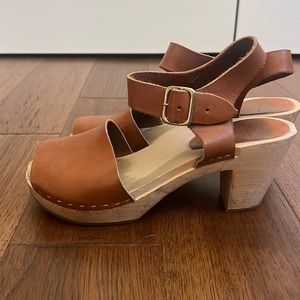 BRYR Emma Spanish toe in brown/whiskey leather wooden clogs.